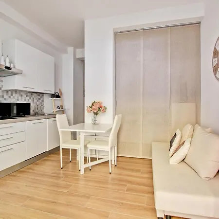 Daire Miki's Corner Roma